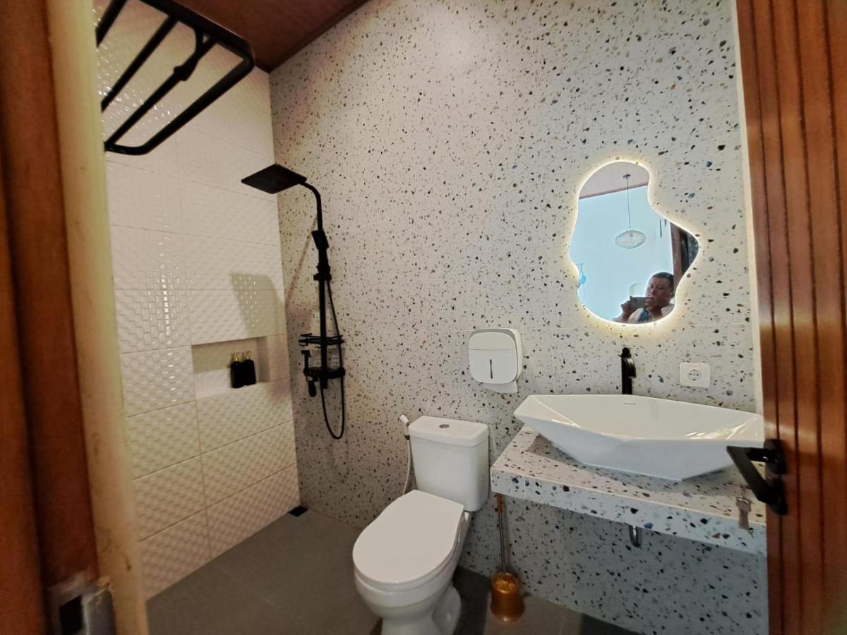 Azalea Room By The Anp Villas Cikundul Buitenkant foto